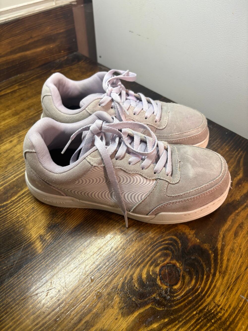 Volcom Lavender Sneakers Size 7
